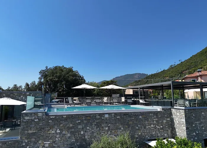 La Giulia Like 4* Bonassola